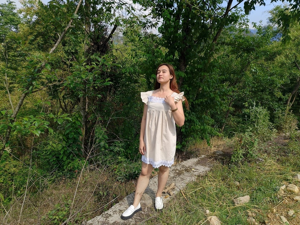 Hemp cotton short sleeveless white dress with lace